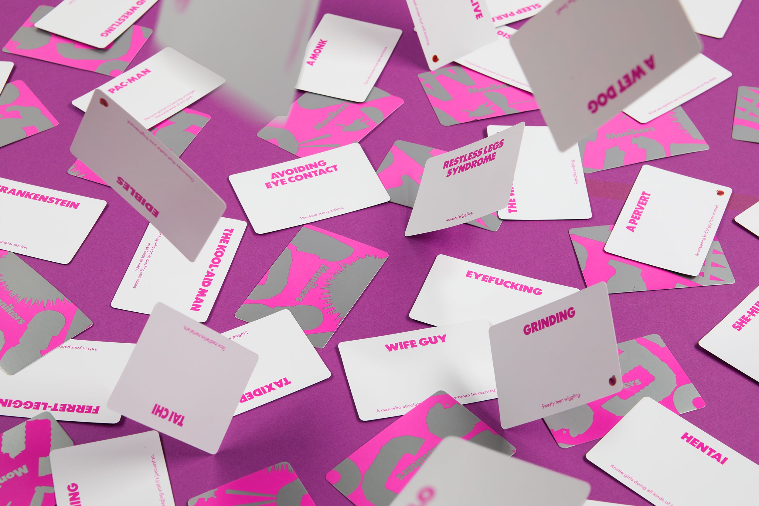 cmyk-monikers-partyspiel-12er-case-ratespiel-f-r-teams image 2